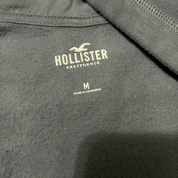Women’s Hollister zip up - Picture 3 of 4